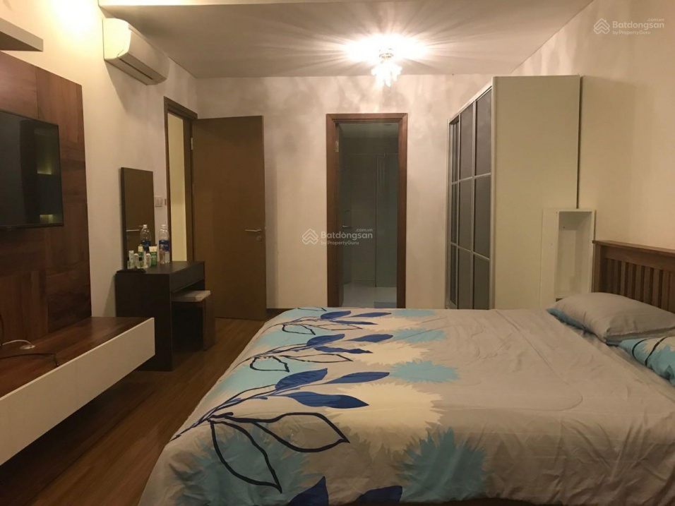 Luxurious Thao Dien Pearl Apartment with Pool View