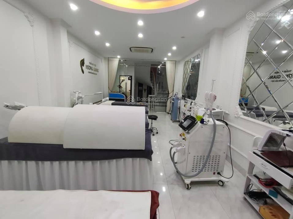 Townhouse in VOV Mễ Trì, near Vinhomes Greenbay, convenient location