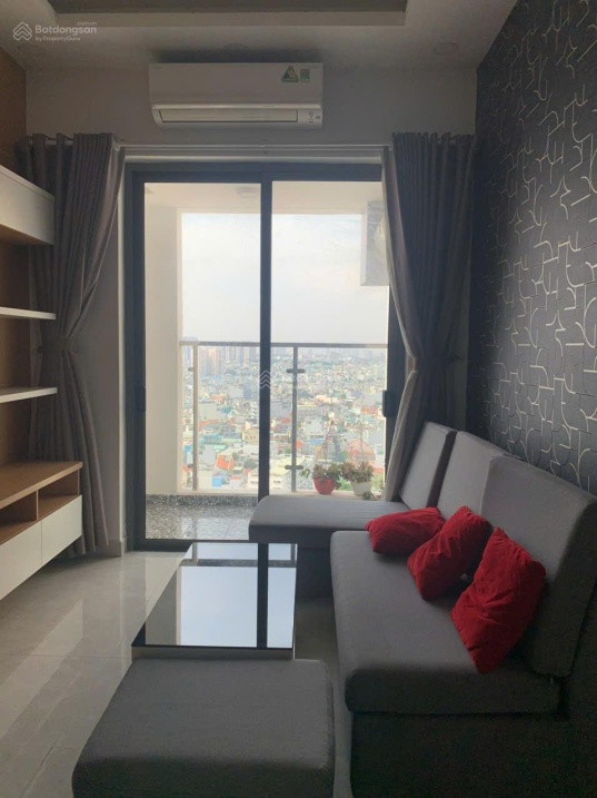 Modern 2-Bed Kingston Apartment with Full Amenities