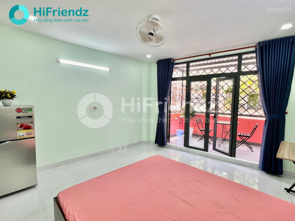Modern Studio with Balcony Near EMart