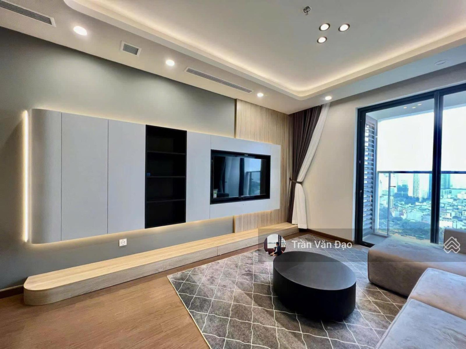 Spacious 3-Bedroom Corner Apartment in Hoang Thanh Pearl