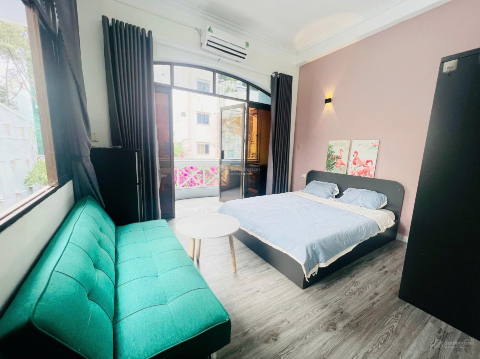 Modern 1-Bedroom Apartment with Balcony in District 1