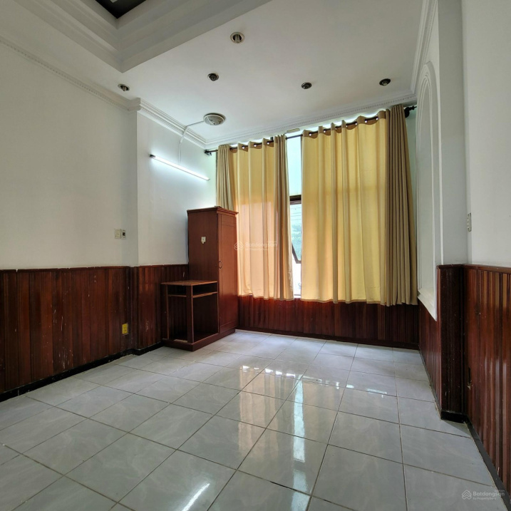Modern 40m² Mini Apartment with Balcony View