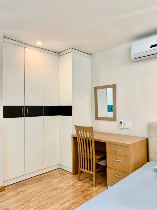 Spacious Studio with Kitchen in District 1