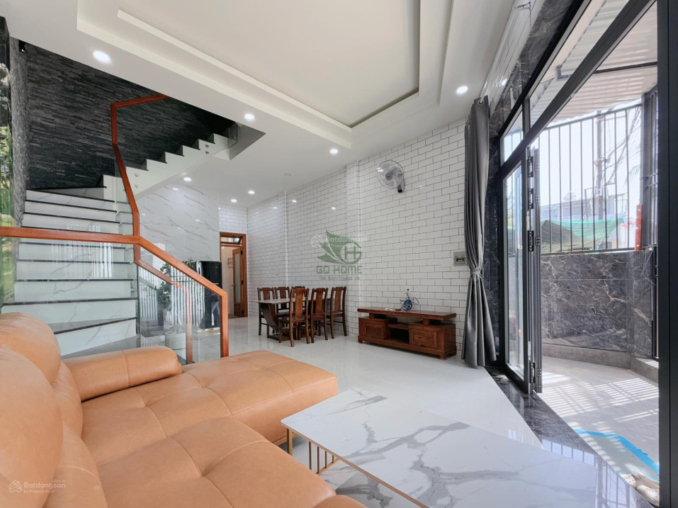 Modern 3-Bedroom House with Full Furnishings