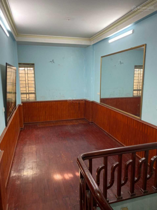 Spacious 4-Floor Townhouse with Multiple Bedrooms