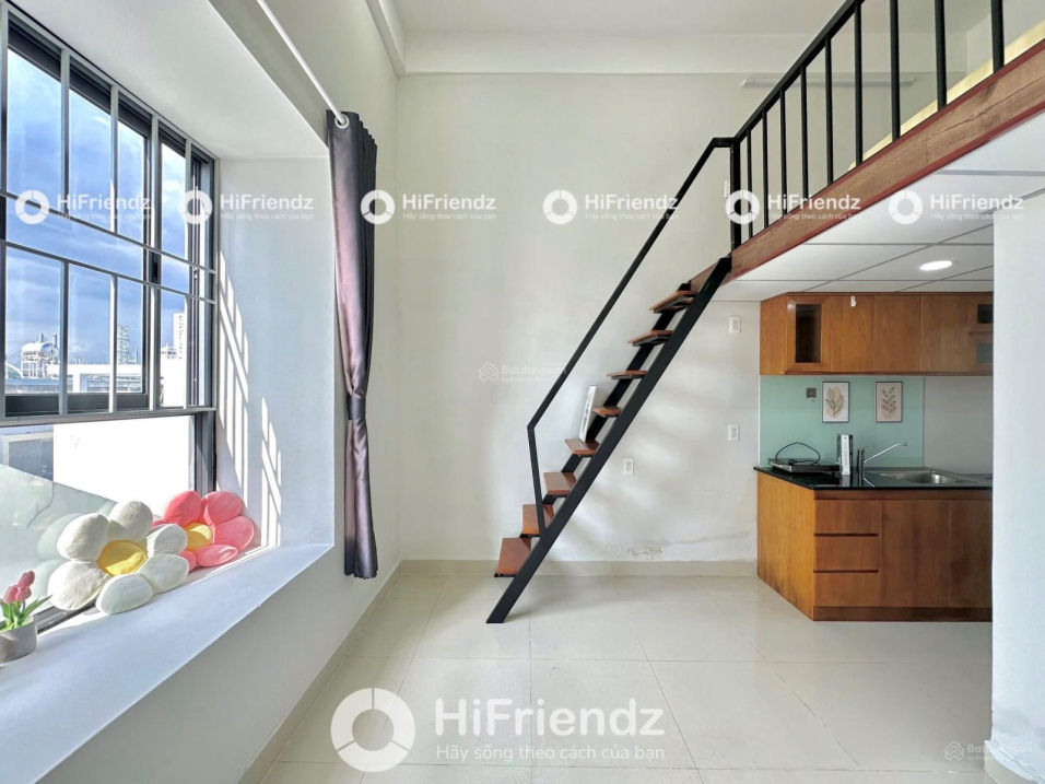 Modern Duplex Near Crescent Mall with Full Furniture