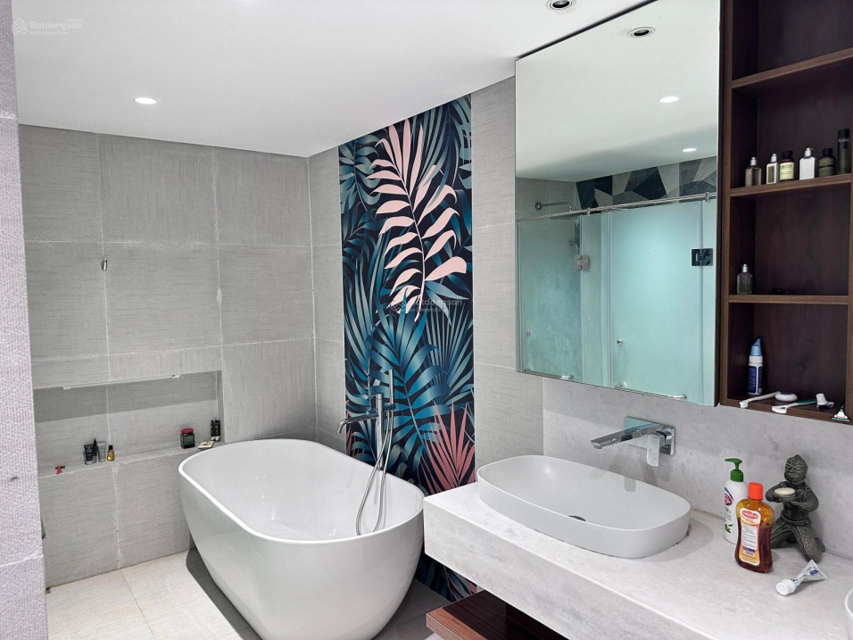 Luxurious 3BR Apartment with Designer Interior