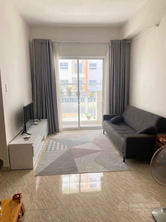 Modern 2-Bed Apartment Near Beach with Balcony