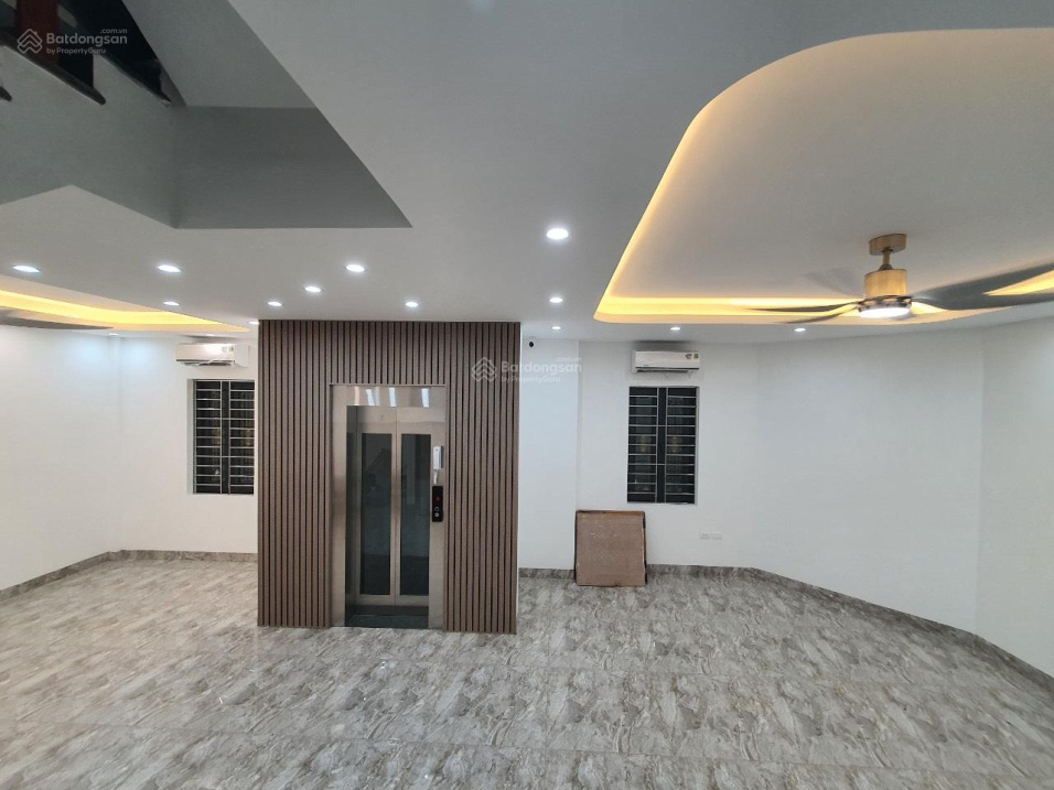 Luxury 5-Floor House with Elevator in Iris Garden
