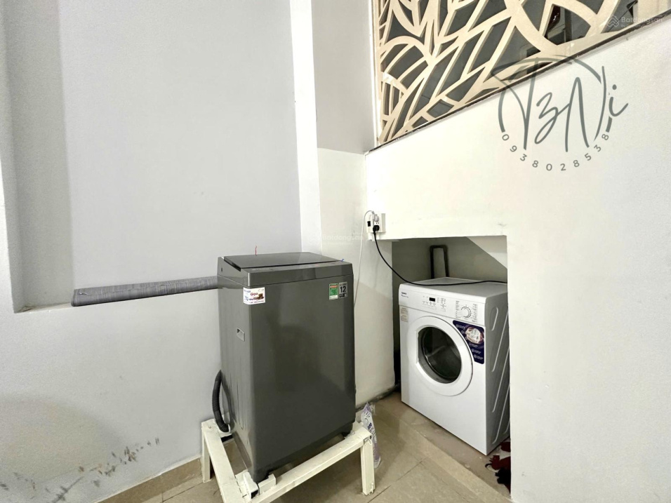 Modern Studio with Laundry in Quiet Area