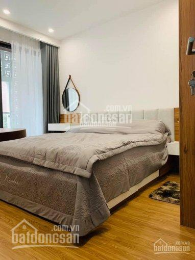 Modern 2BR Apartment with West Lake View