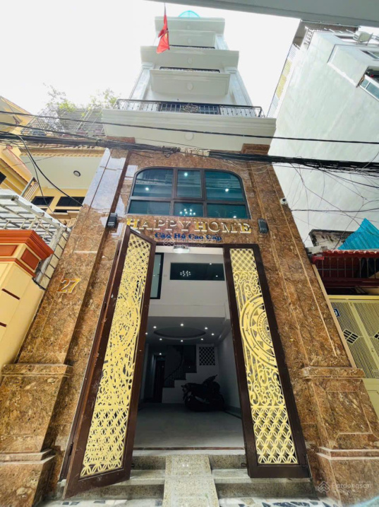Modern Studio Apartment with Full Amenities