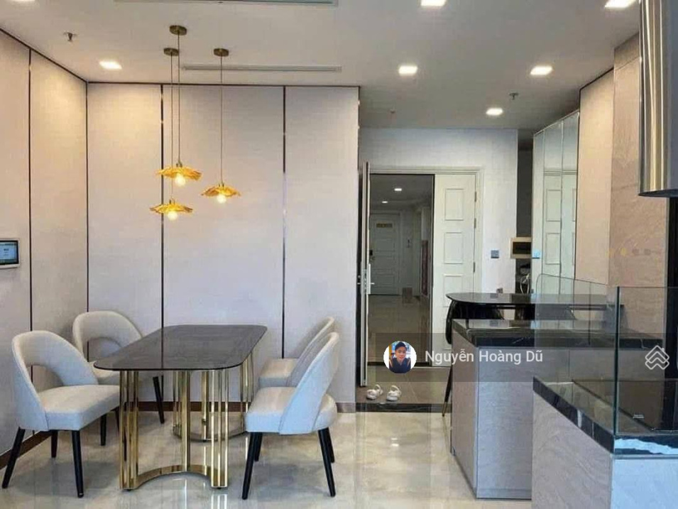 Modern 2-Bed Apartment with Landmark 81 View