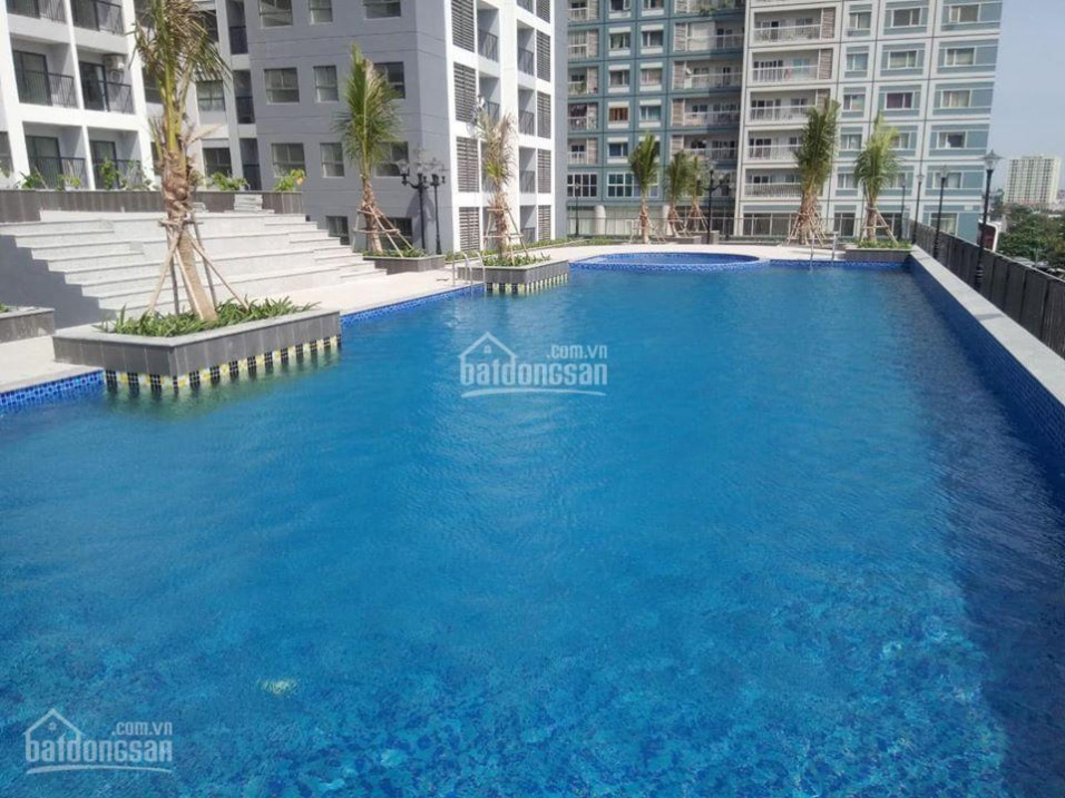 Modern Apartment with Pool and Gym