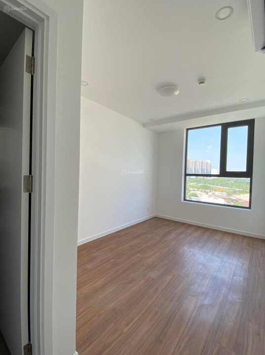 Apartment in Quan 2 with Southeast facing, high floor, river view