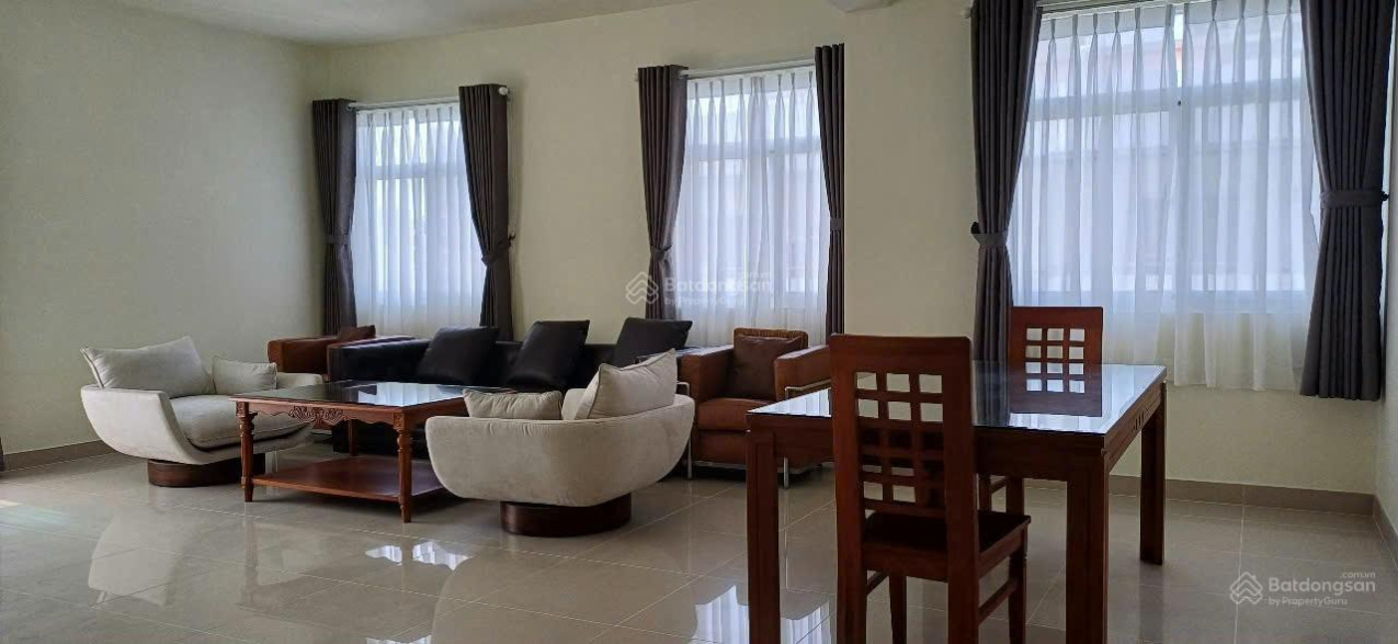 Spacious 3-Bed Penthouse with Garden in Phu My Hung