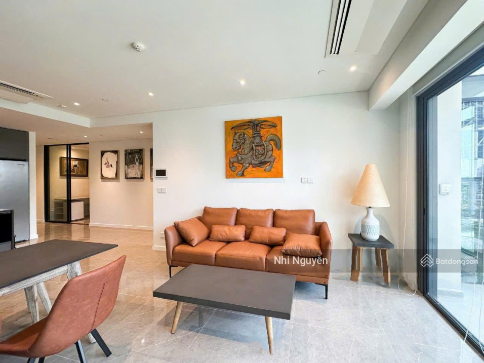 Luxurious 3-Bedroom Metropole Apartment with City View