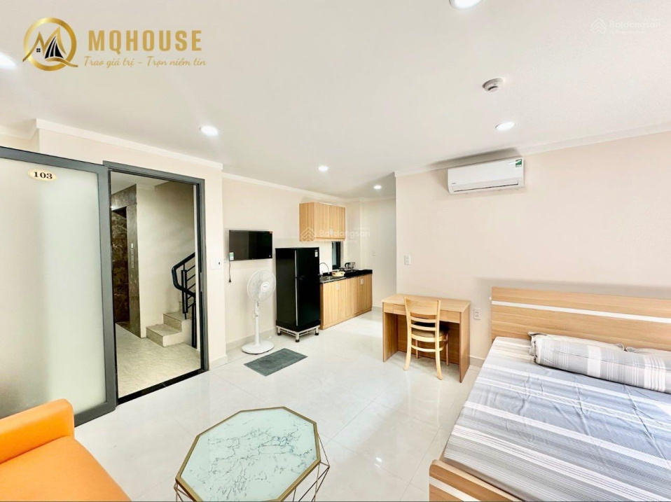 Modern Studio Apartment with Full Amenities