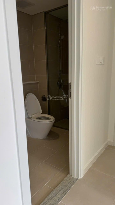 Urban Green luxury apartment for rent, green living in the heart of the city price 10.5 million 2BR contact: 0886 277 ***