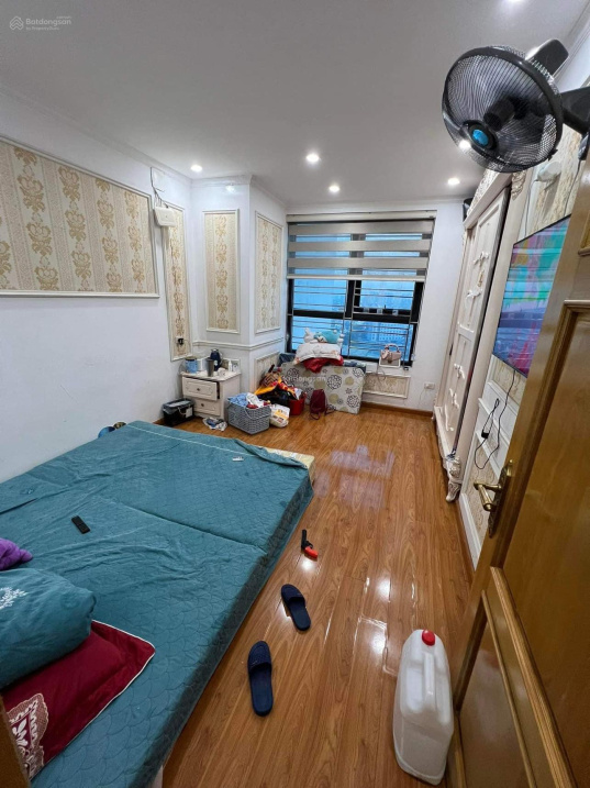 Modern 95m² Apartment with 3 Bedrooms in Hanoi