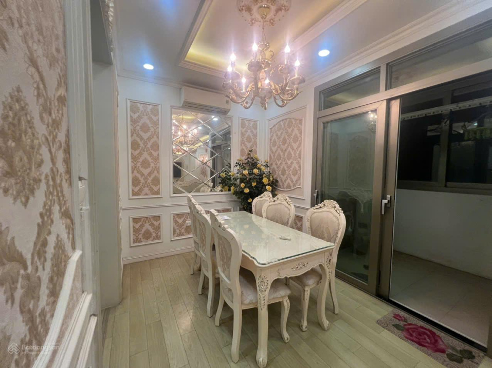Luxury Hyundai Hillstate Apartment with Designer Interior