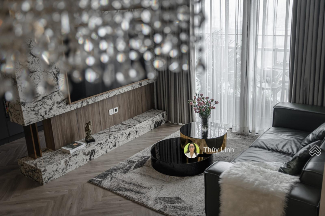High-floor Corner Apartment with 4 Bedrooms, Fully Furnished