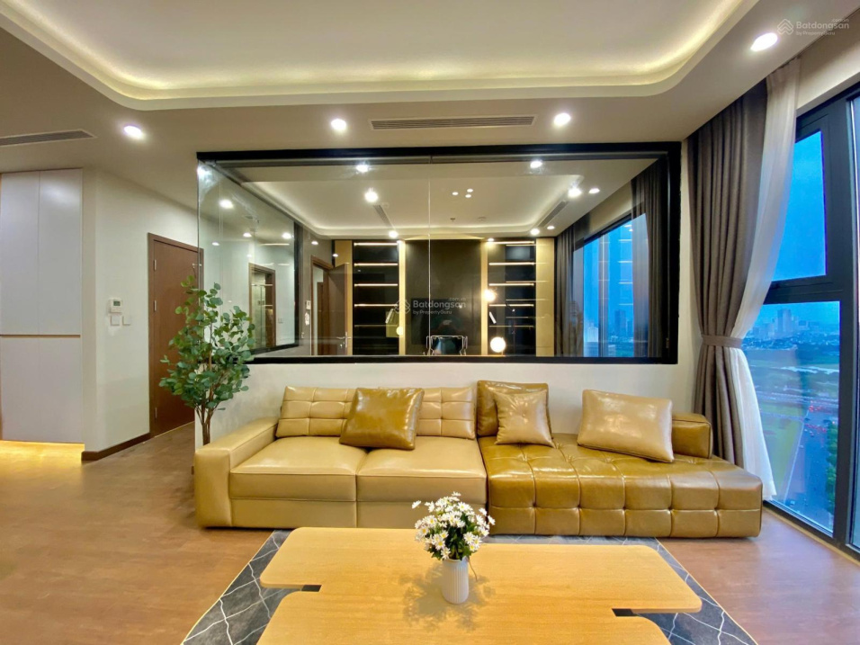 Modern Studio Apartment with Lake View