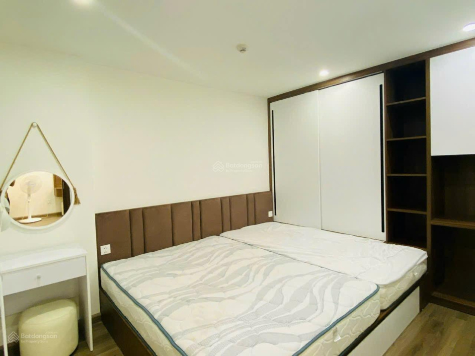HUD Building Apartment: Modern, Fully Furnished 1-2 Bedroom Unit