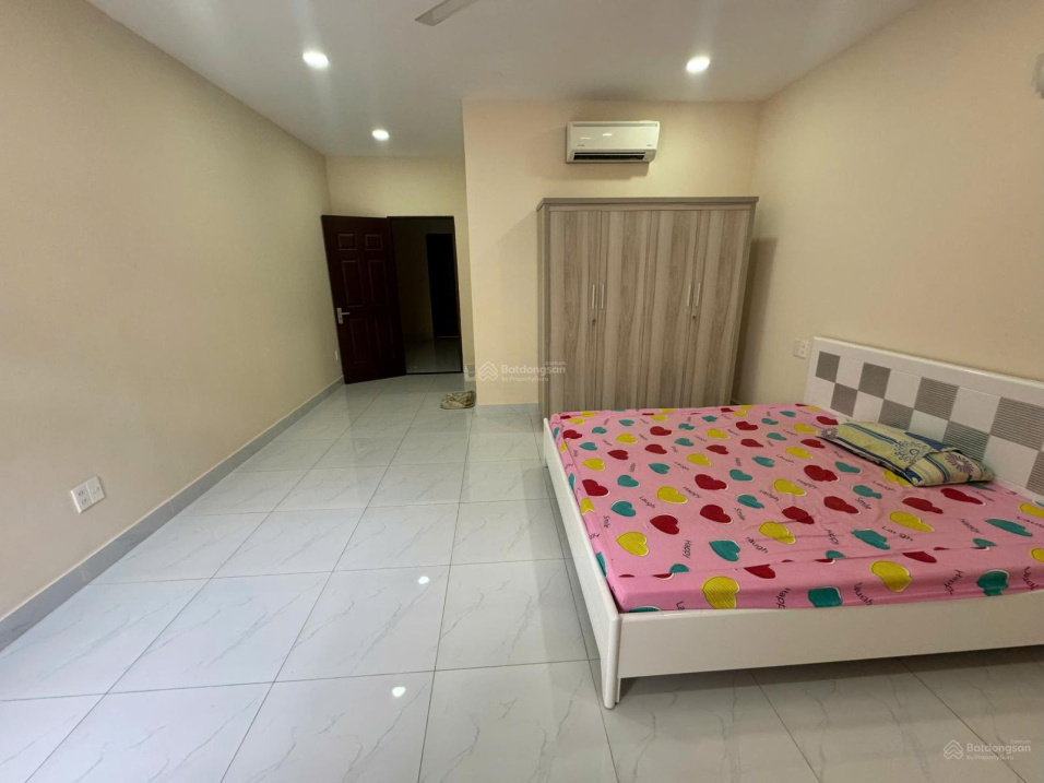 Modern 45m² Apartment with Balcony and Kitchen