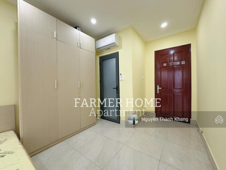 Modern Studio Apartment Near Mall With Balcony