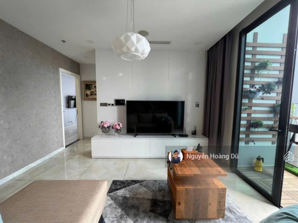 Luxury 2-Bedroom Apartment with Panoramic City Views