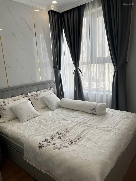 For rent 3BR apartment D'Lusso price 13tr NTCB, 16.5tr full NT. Luxury urban area. Contact 0704 589 ***
