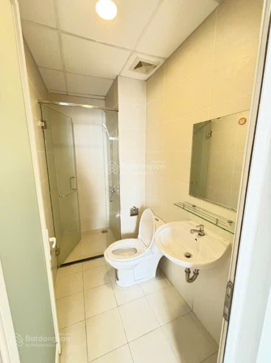 2-Bedroom Apartment with Balcony and City View