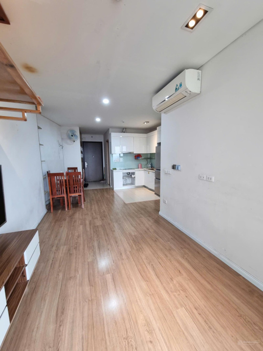 Modern 2-Bedroom Apartment Near Long Bien Bridge