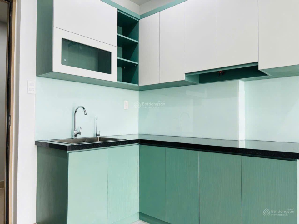Modern 1BR Apartment with Balcony
