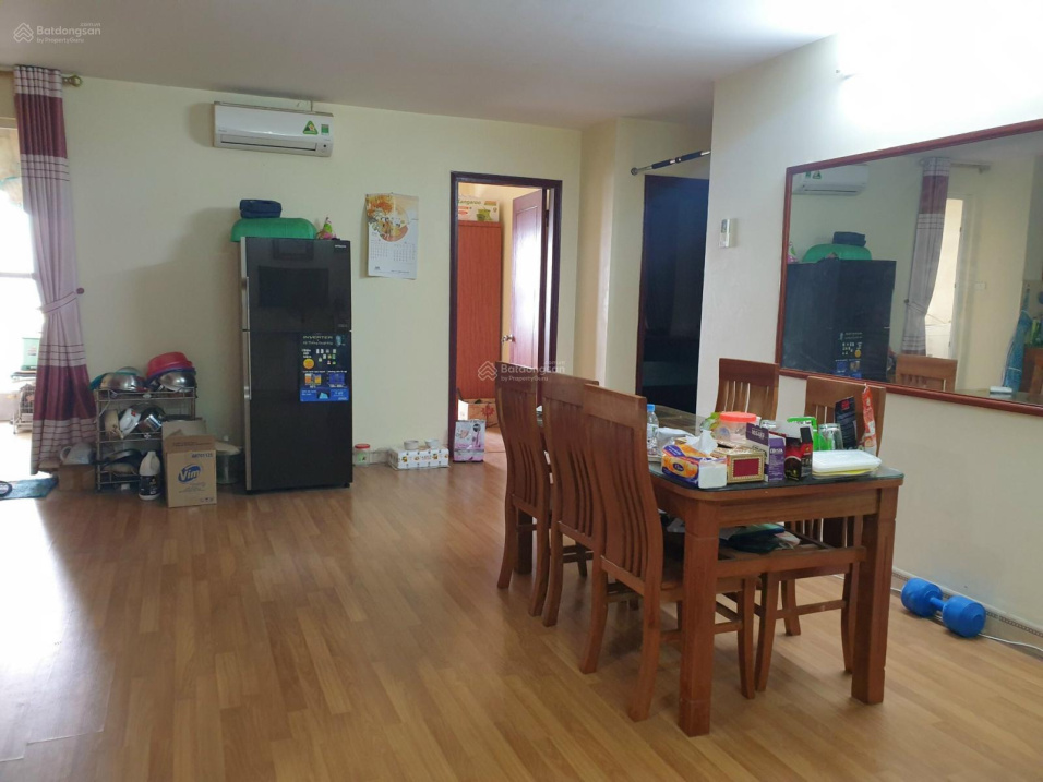 3-Bedroom Apartment Near Elementary School