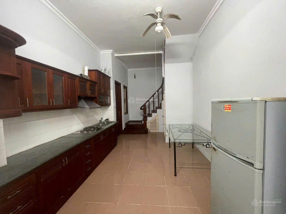 Spacious House Near Hàng Chuối Street