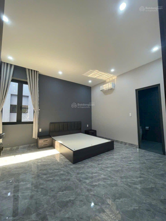Modern 5-Bedroom Villa with Designer Interior