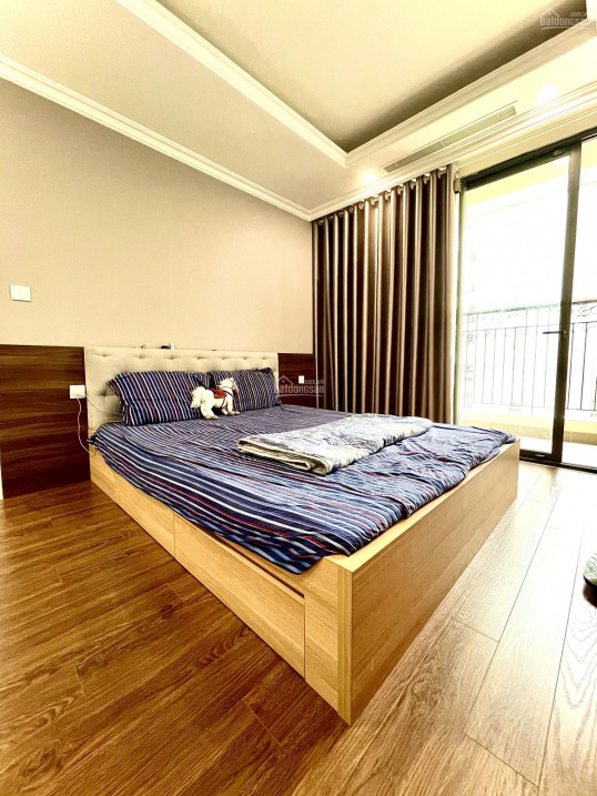 Spacious Corner Apartment with Modern Design