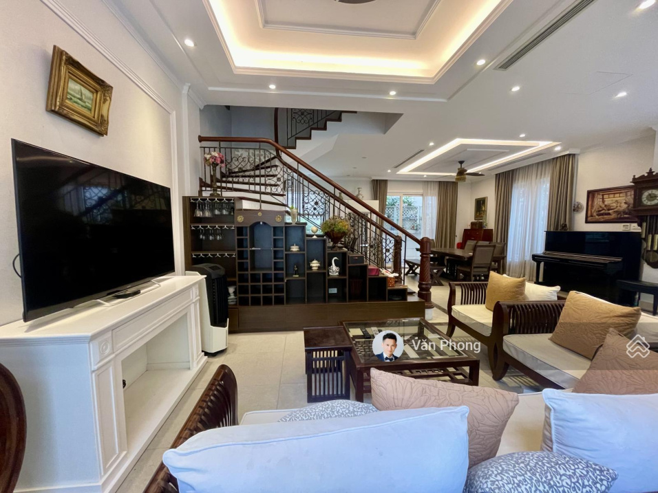 Luxury Villa in Vinhomes Riverside, Hanoi