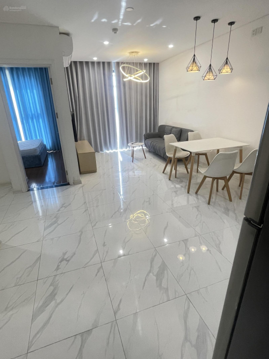 Modern 1-Bedroom Apartment with Designer Interior