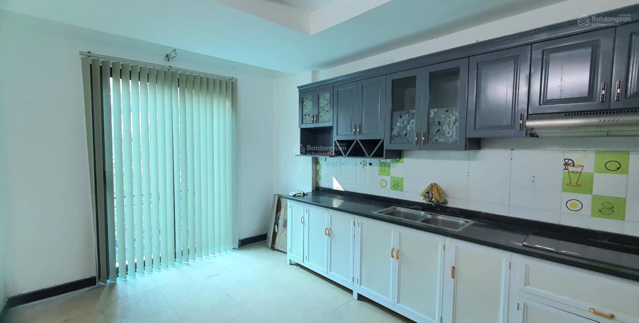 5-Floor Townhouse with Vehicle Access in Nguyen Chi Thanh