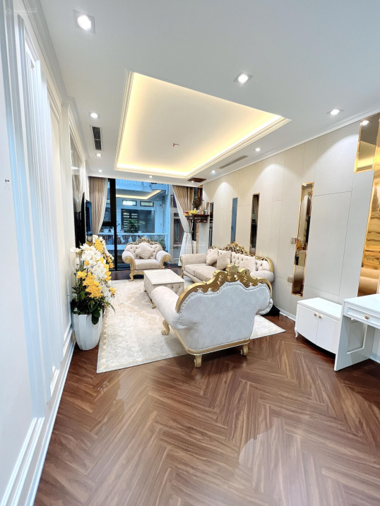 4-Story Townhouse with 4 Bedrooms in Hoang Cau