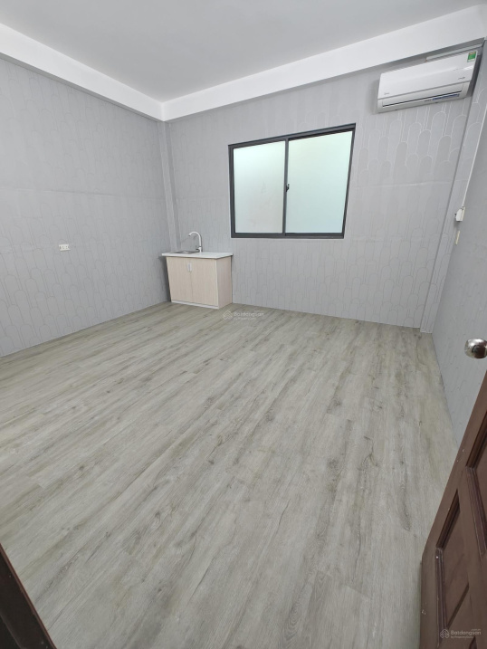 Modern Room with Private Bathroom Near Etown