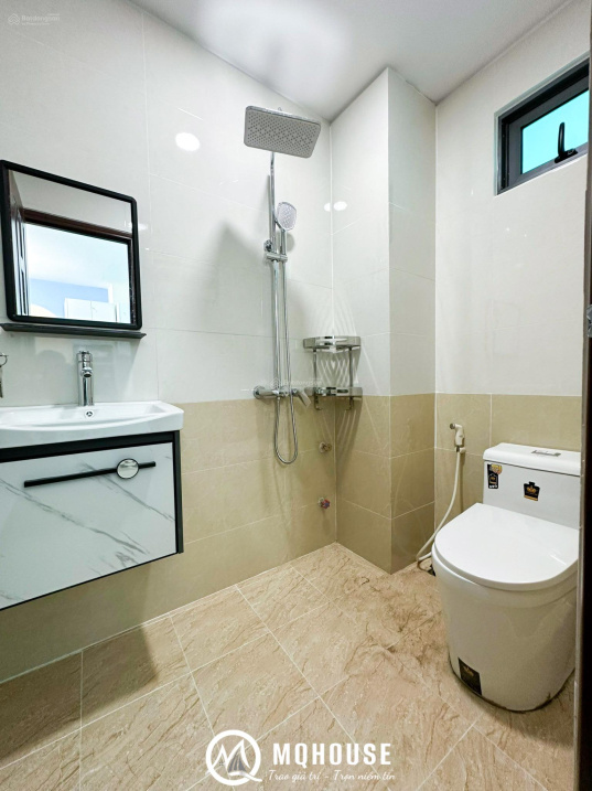 Modern Studio Apartment with Full Kitchen Le Van Sy