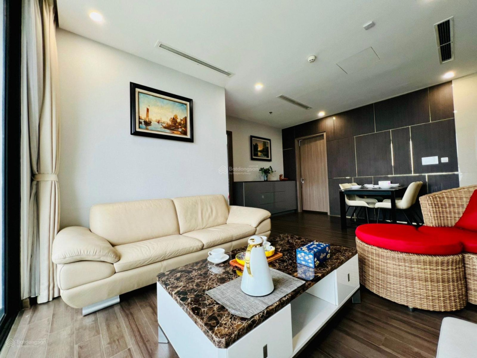 Modern 3-Bedroom Apartment with City View