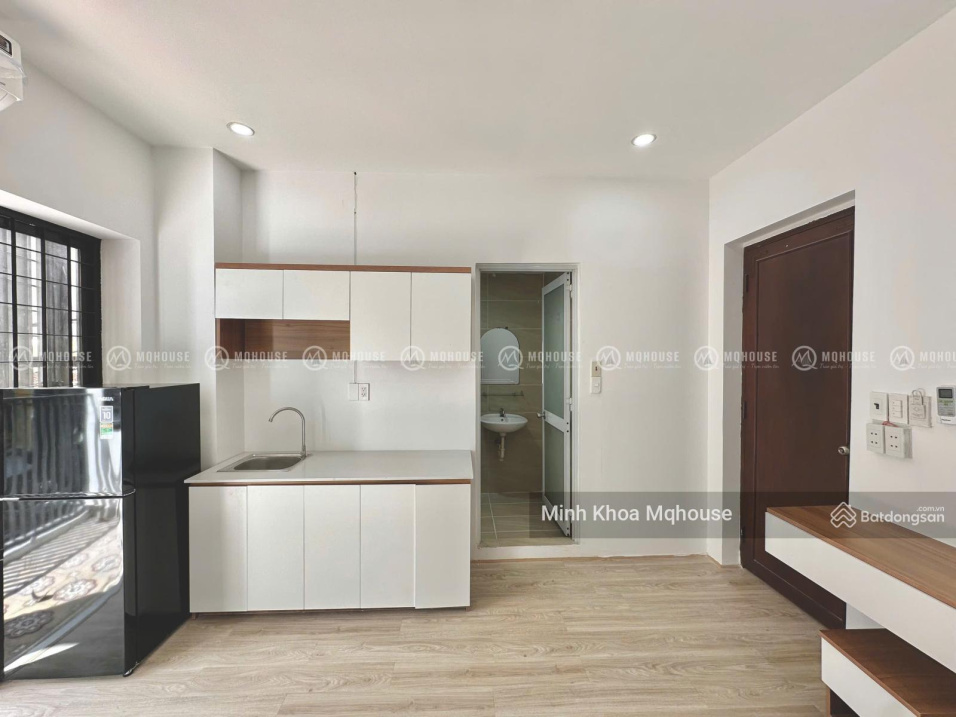 Modern 30m² Studio Apartment with Balcony