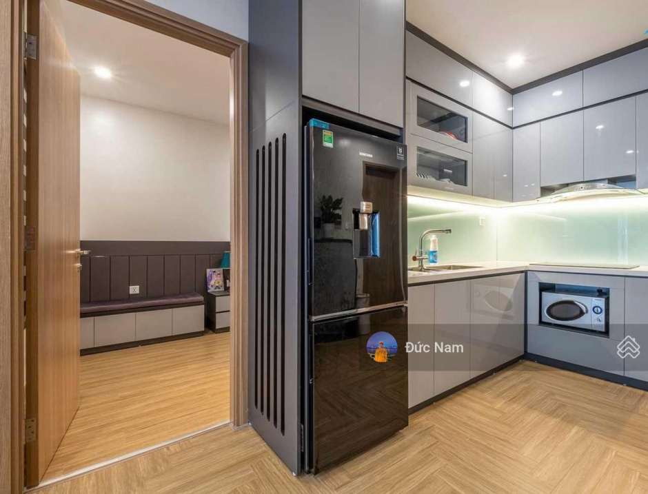 Spacious 3-Bed Apartment with Modern Interior