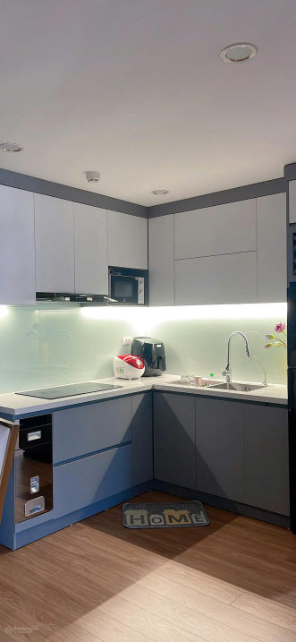 Modern 3-Bedroom Corner Apartment with Full Amenities
